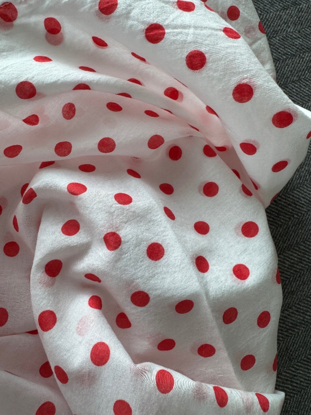 CATH KIDSTON, DARLING WHITE WITH RED POLKA DOT SCARF